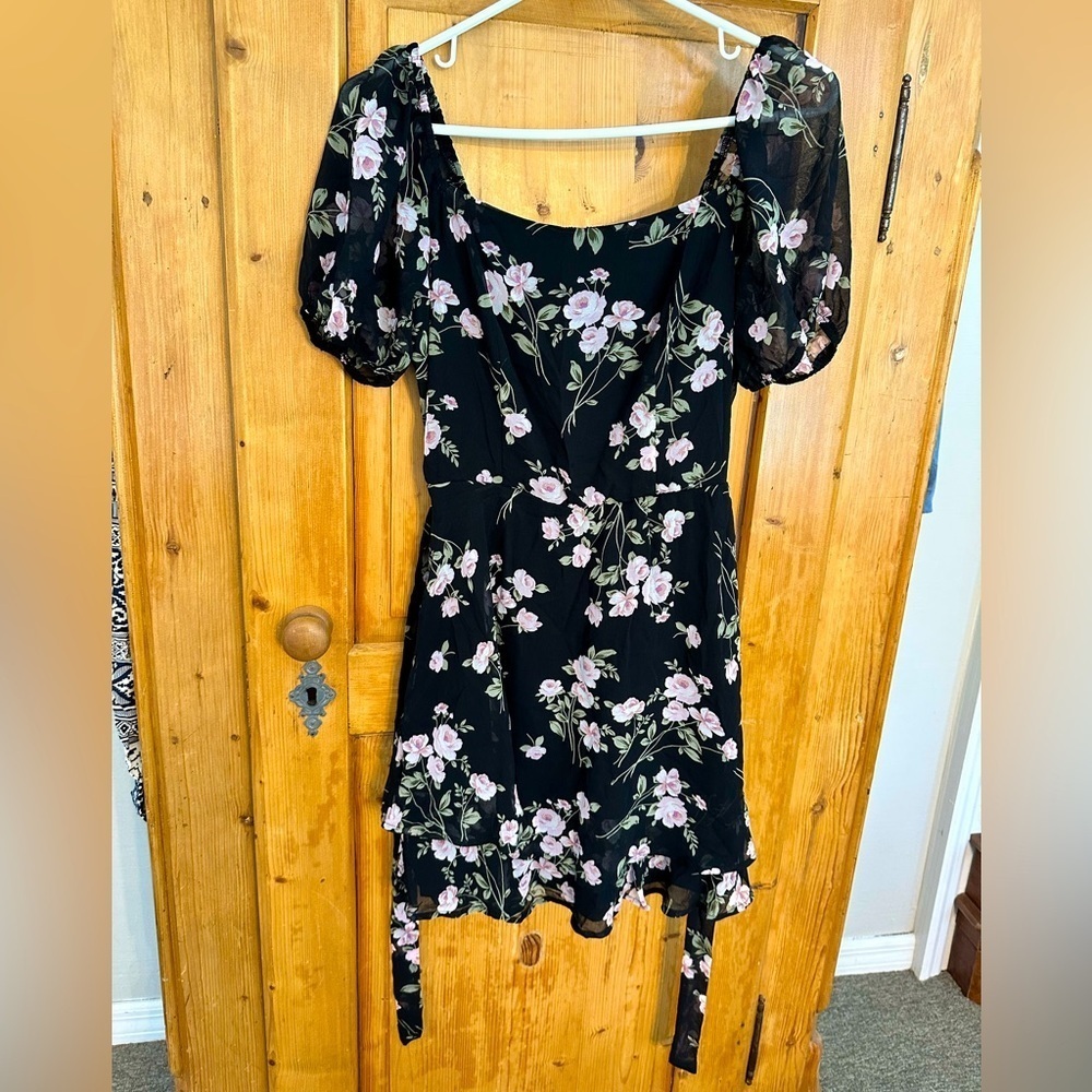 Lily Rose Black Floral Mini Dress. Size Medium - Like New